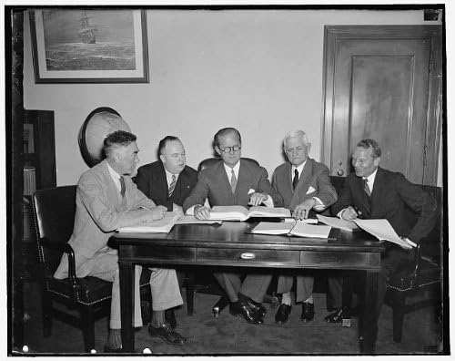 Исторически находки Снимка: Морски съвет, Първата конференция, Комисията, Томас М. Удуърд, Джоузеф Кенеди,1937