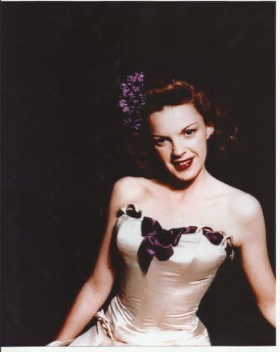 Снимка на младо Джуди Гарланд размер 8х10 инча - във вечерна рокля без презрамки